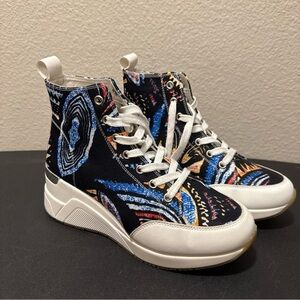 Cestfini Graffiti Hightop Sneakers Size 7.5